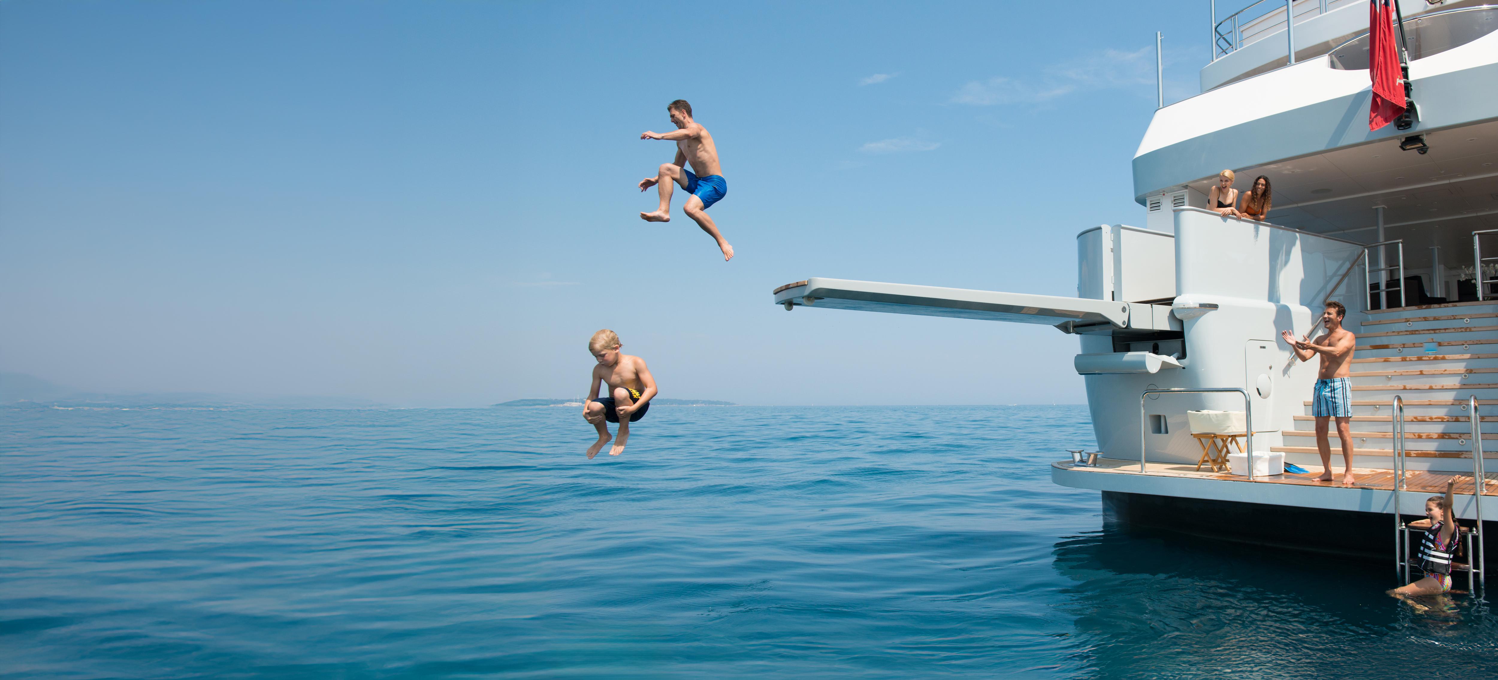 IDOL_1307_EMM_0973 copy-s2nu9uXP.jpg