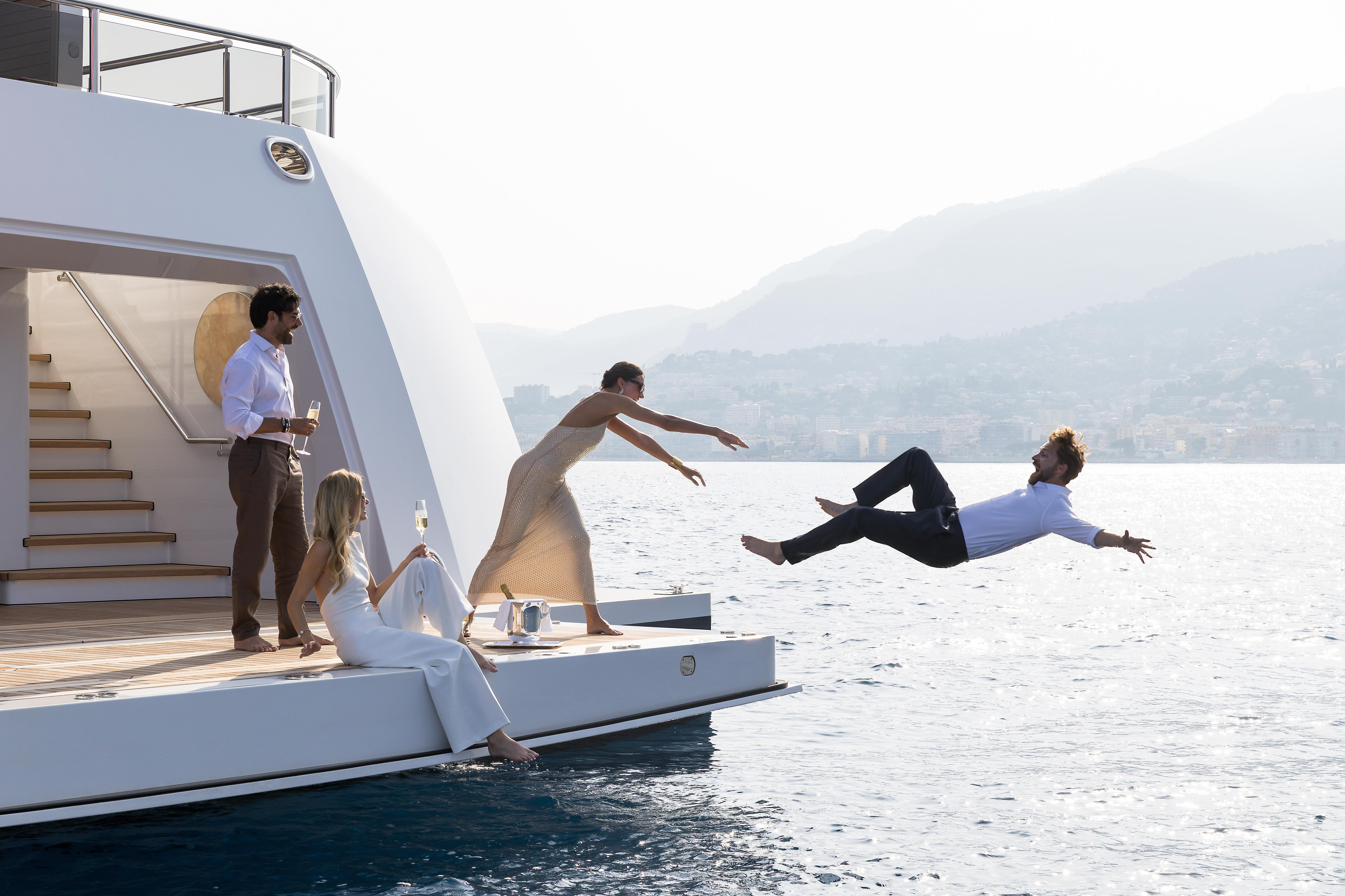 winter-yacht-charter-caribbean-fraser-yachts--QmfsR7bd.jpg
