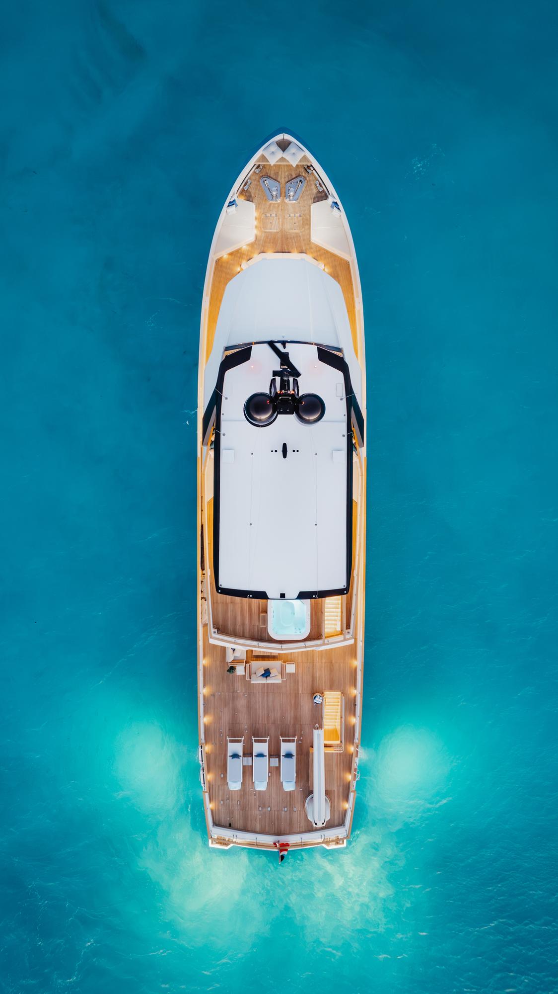 amore-lifestyle-exterior-turquoise-water-nightview_fraseryachst-eHZpMjrN.jpg