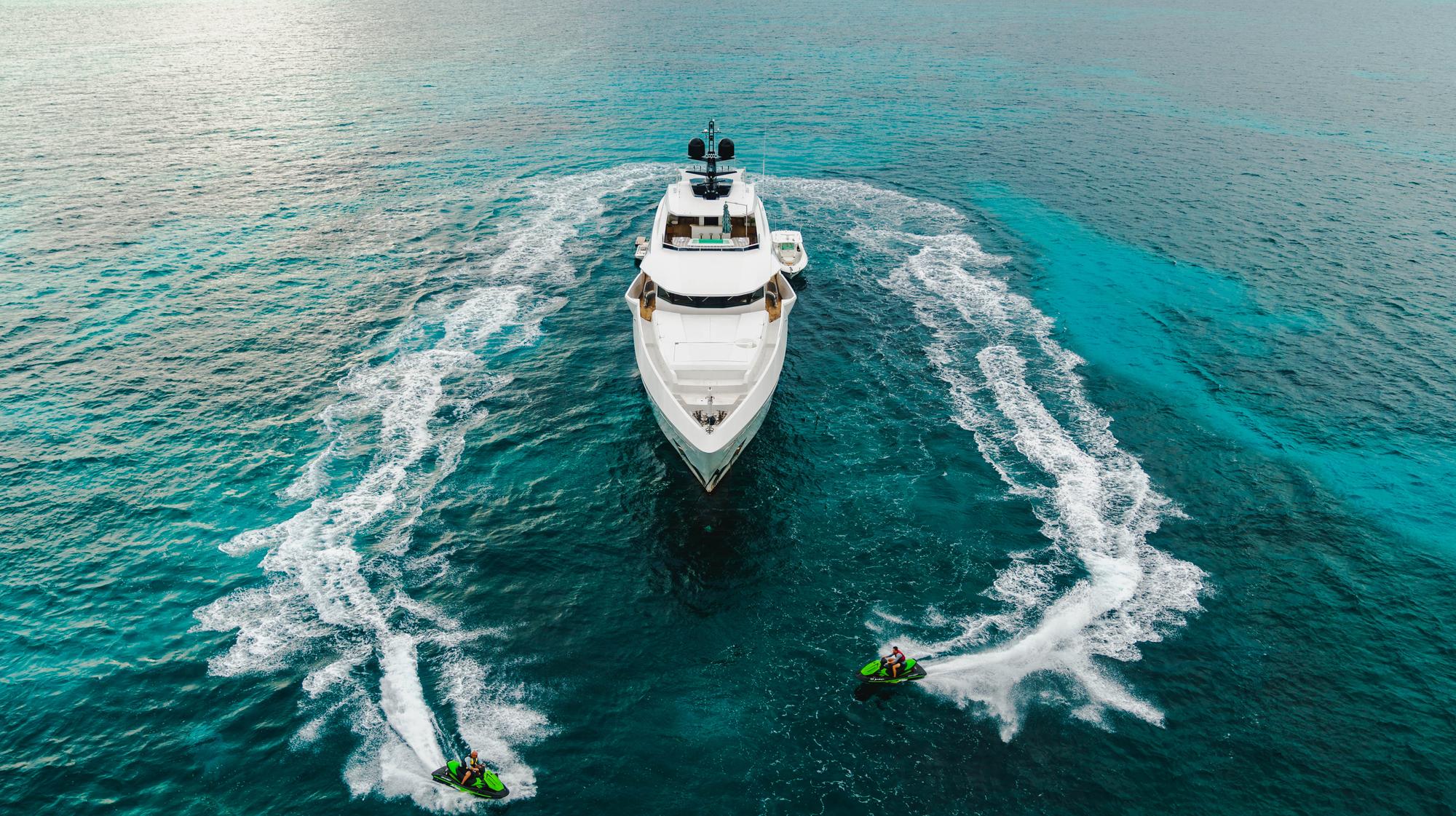 babas-lifestyle-exterior-jetski-aerialview_fraseryachts-ZjXZL8P7.jpg