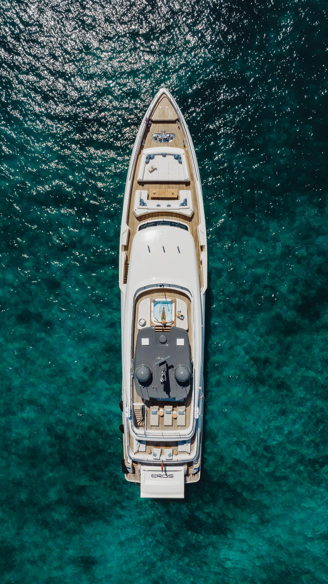 eros-lifestyle-exterior-aerial-maindeck_fraseryachts-rH1OIEBM.jpg
