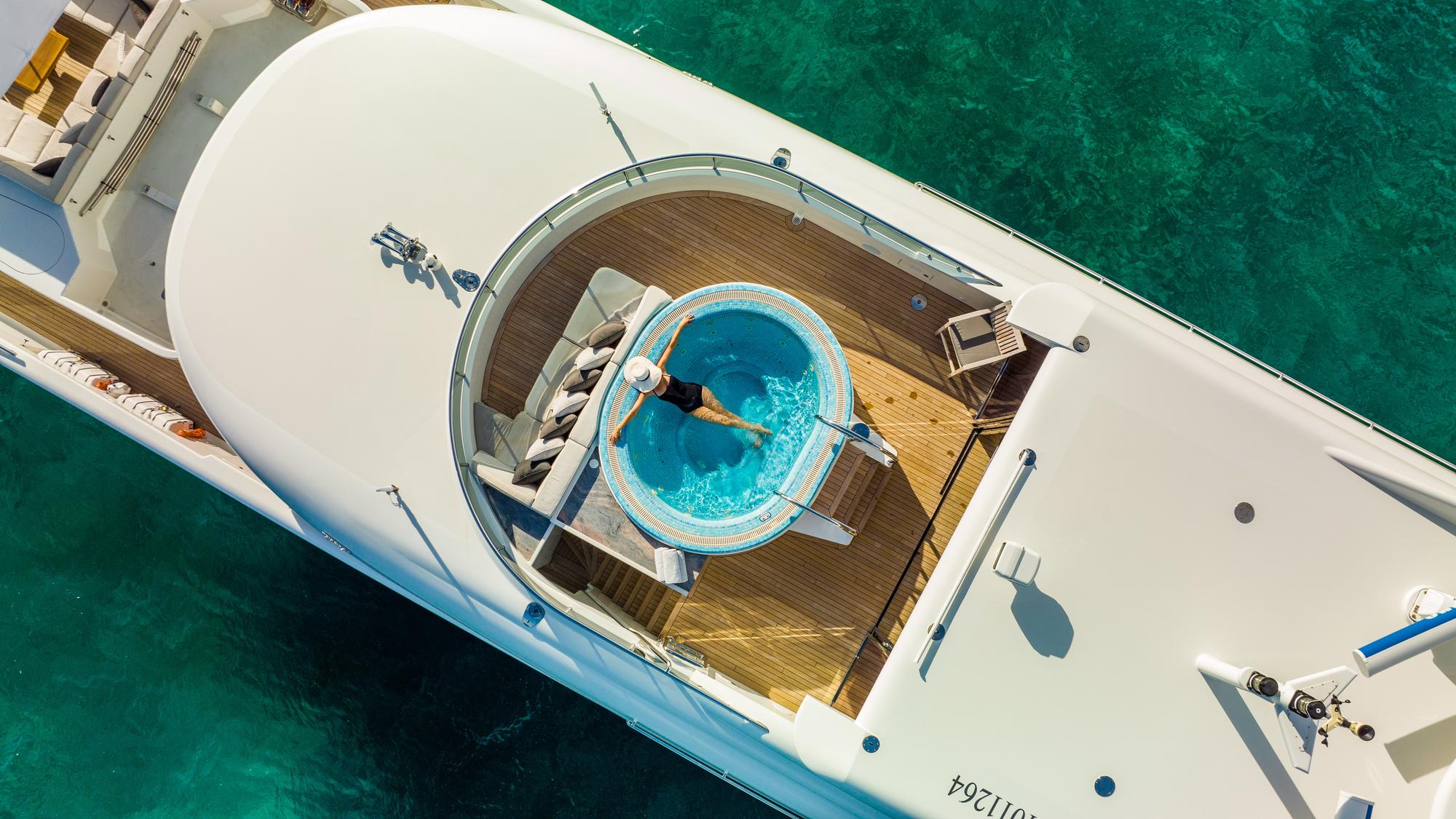 odyssea-lifestyle-exterior-maindeck-pool_fraseryachts-p6MurzZb.jpg
