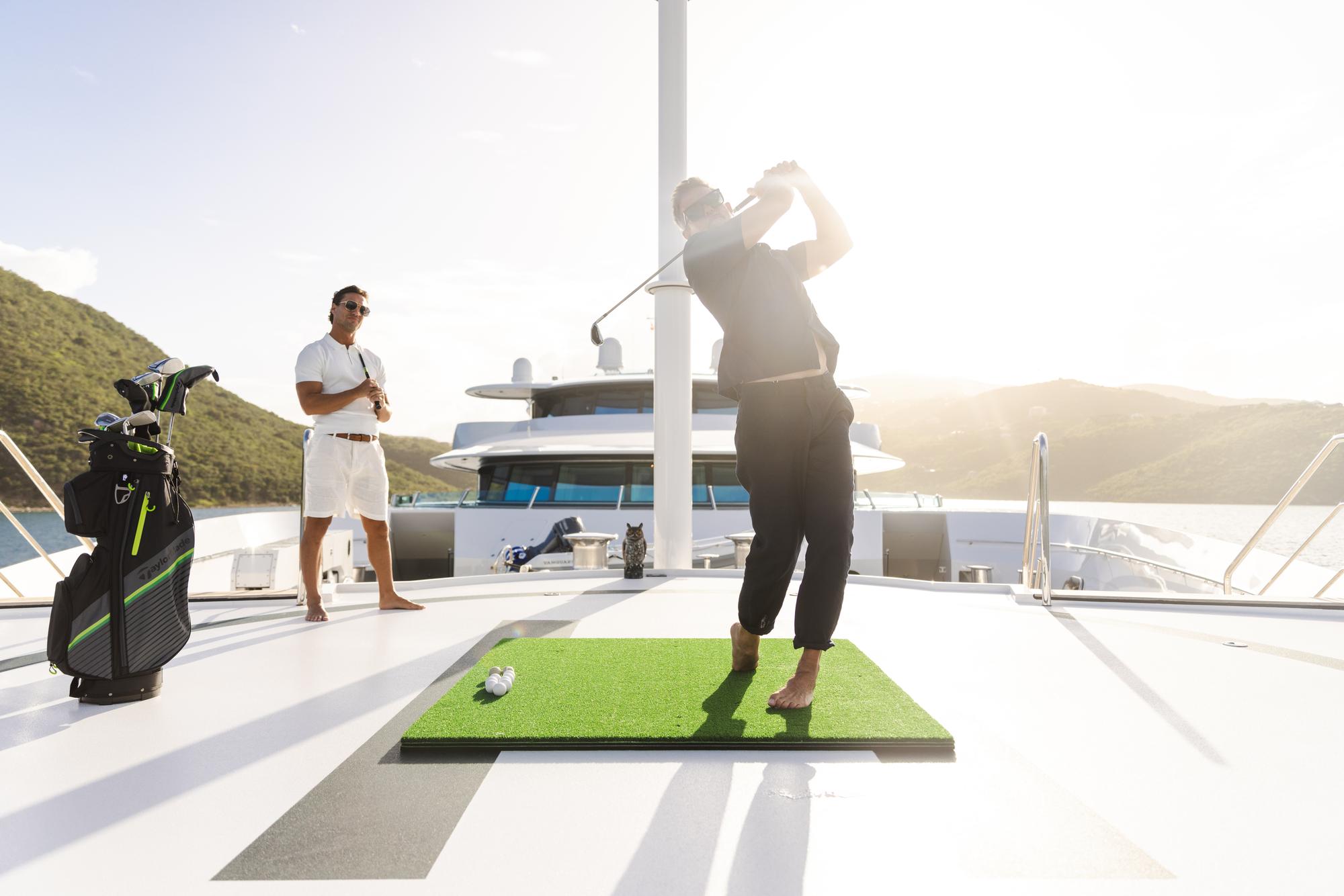 carinthiavii-lifestyle-onboard-golf-3_fraseryachts-aQ2U9YZa.jpg