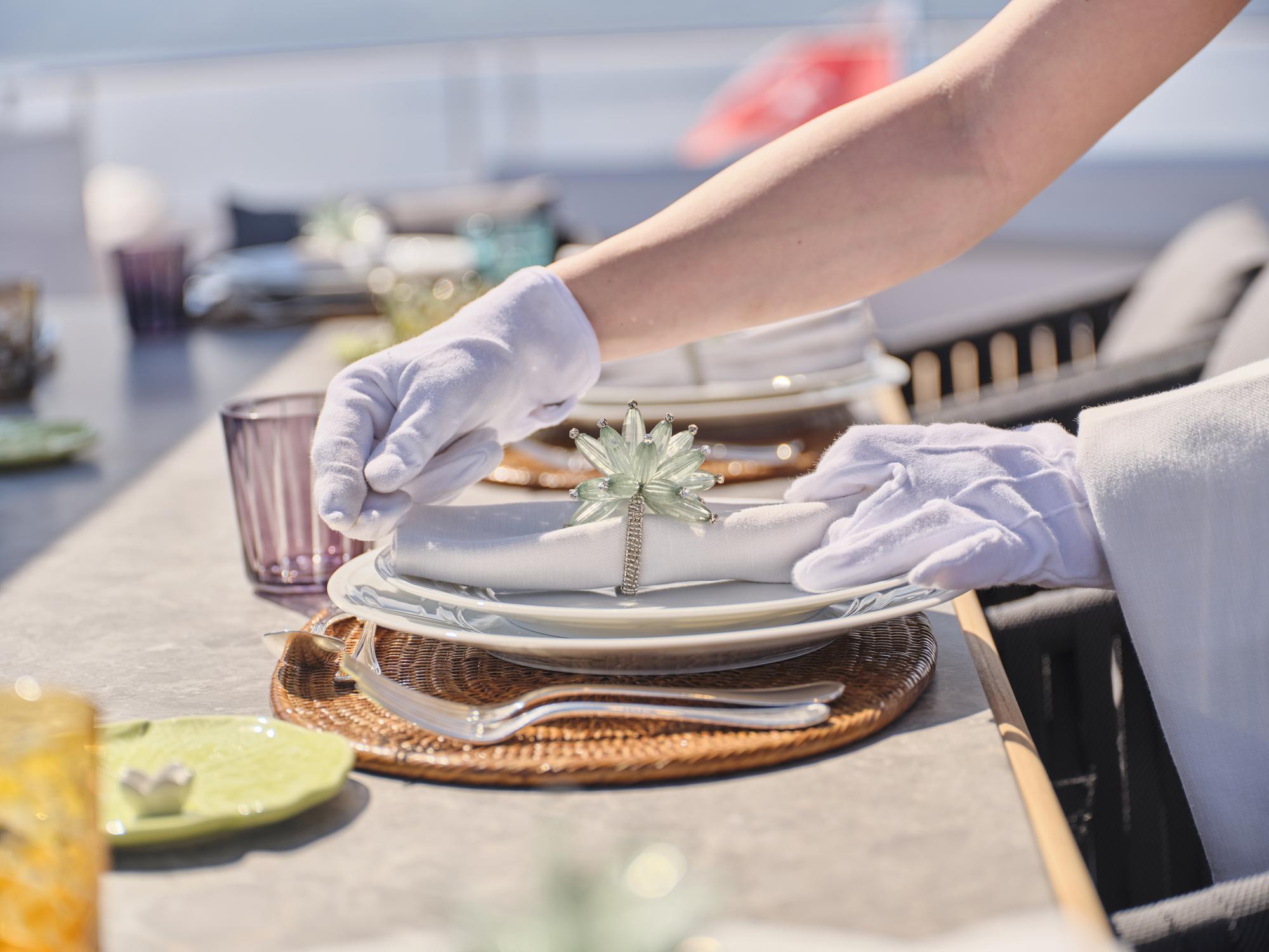 oneiro-lifestyle-crew-service-table-setting_fraseryachts-PosegxFr.jpg