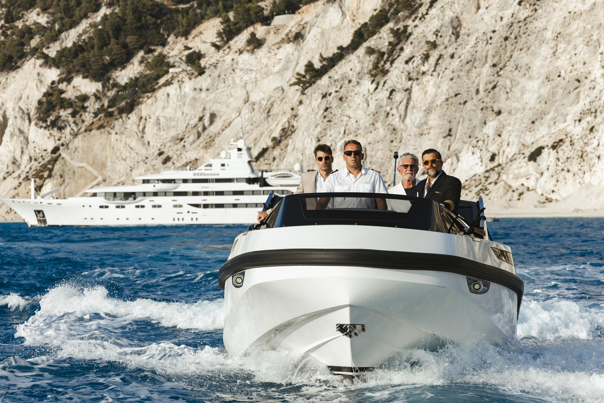 emir-lifestyle-onboard-limo-tender-exterior_fraseryachts-1EugVZJO.jpg