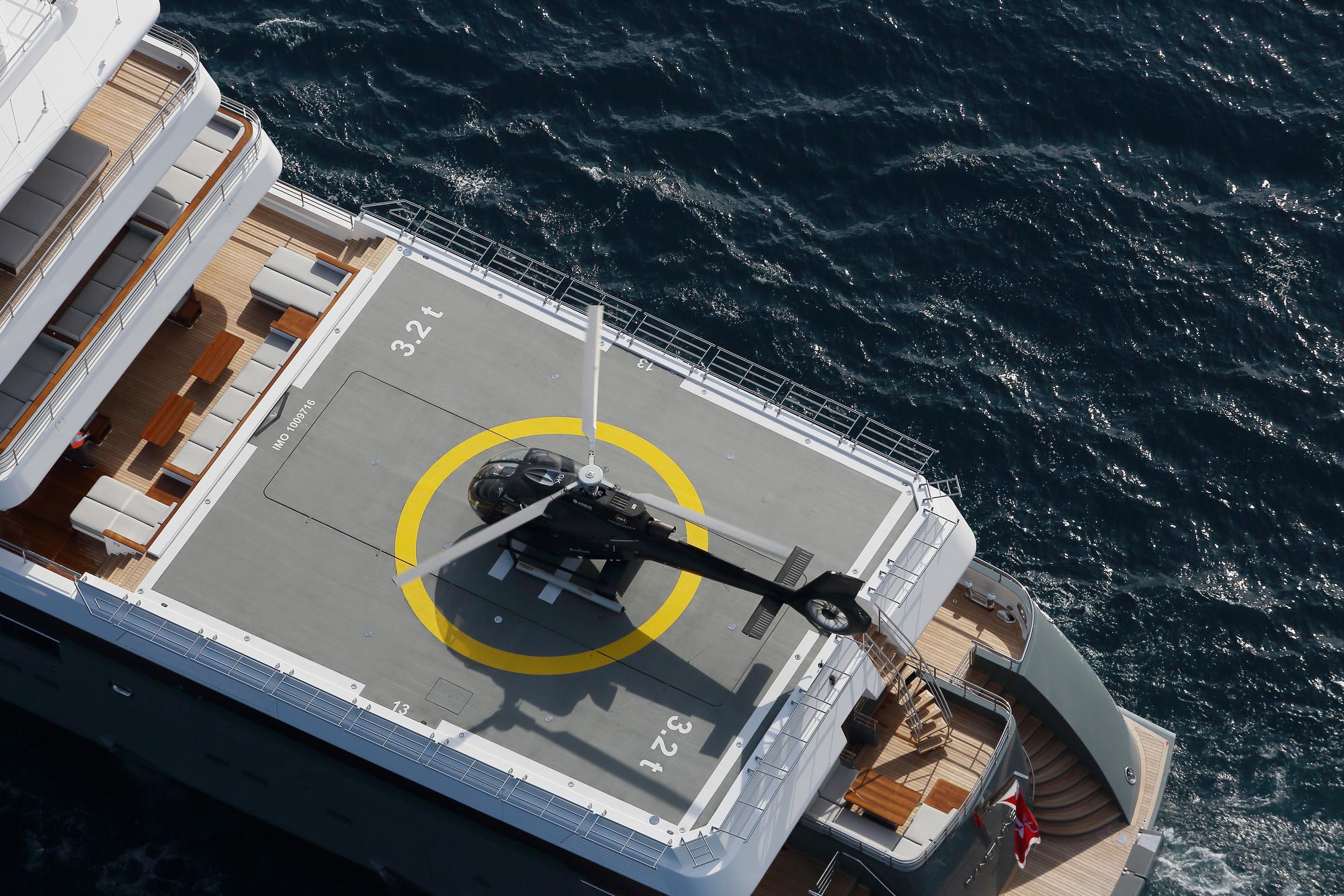 planetnine-lifestyle-helicopter-landing-helipad-aerialview_fraseryachts-d9xJEkH5.jpeg