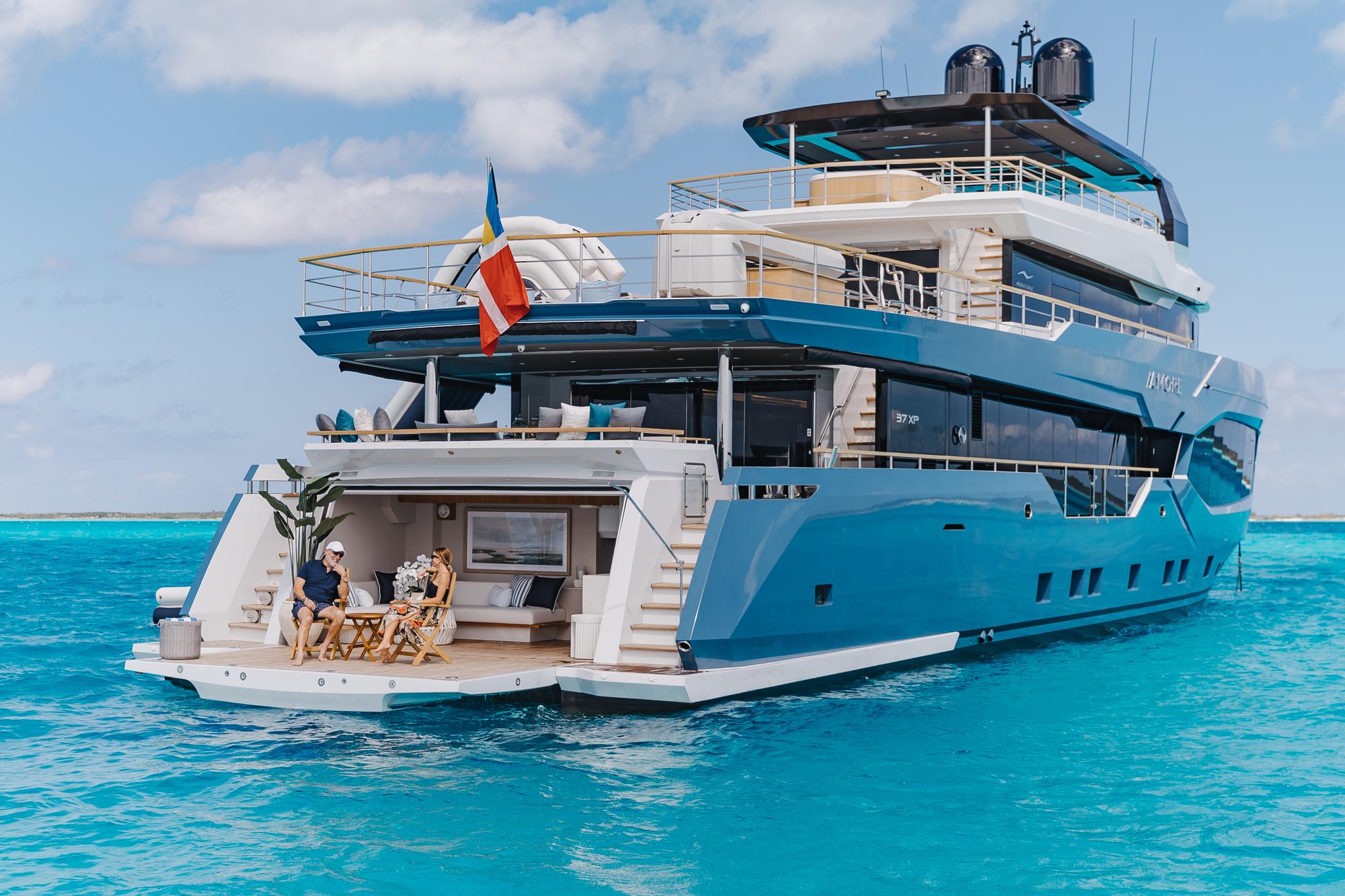 amore-lifestyle-onboard-swimmingplatform_fraseryachts-bGXRWKqi.jpg