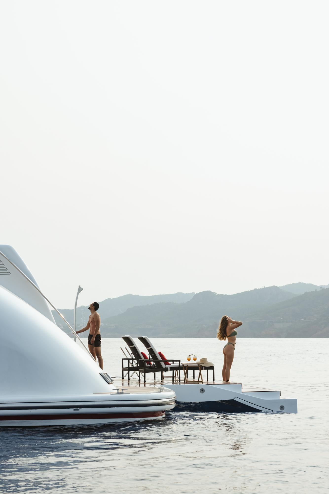 foreveryou-lifestyle-onboard-swimmingplatform-toys_fraseryachts-P9d4t2jM.jpg
