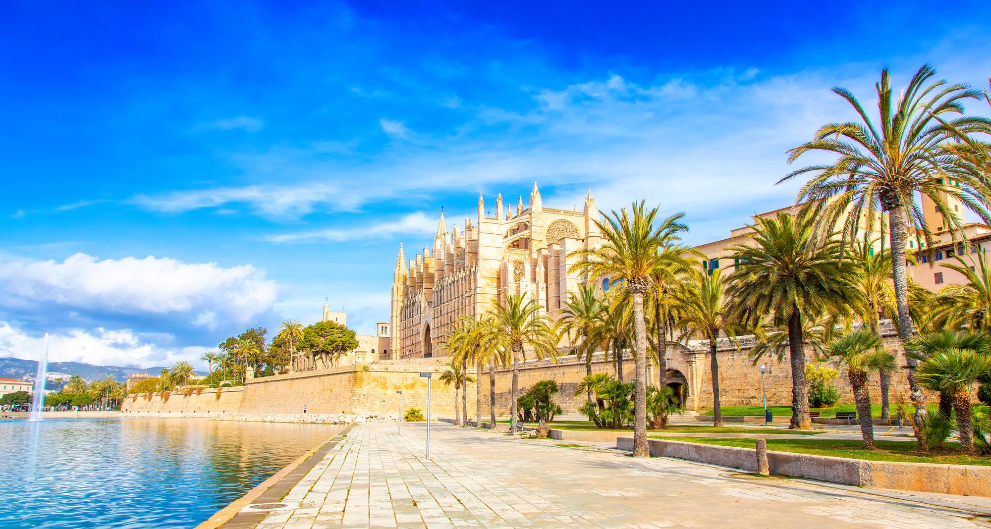 Meet the dedicated team at Fraser Yachts' Palma office. | Palma, Spain, Fraser Yachts, yacht brokerage, professional team | FRASER