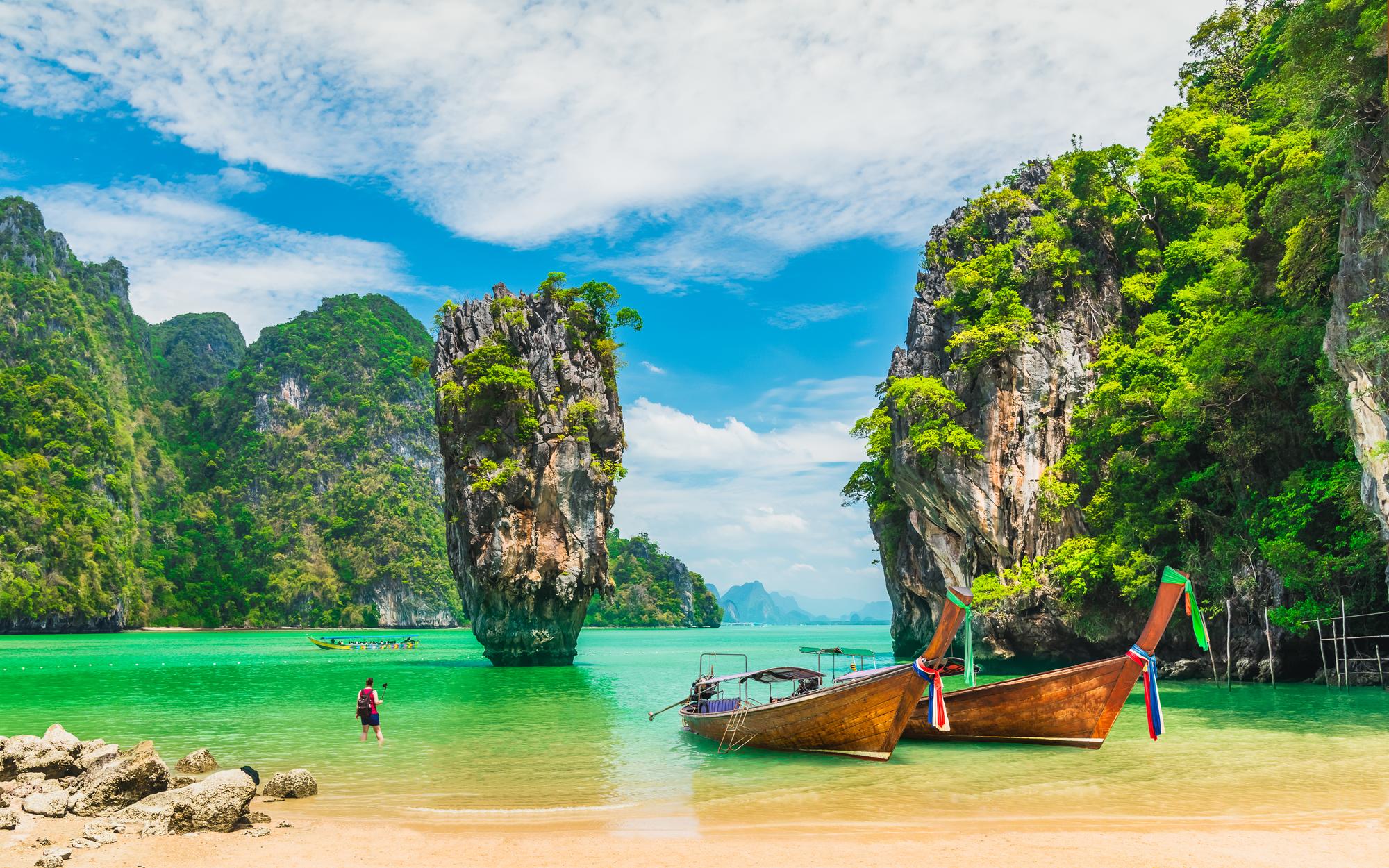 Meet the dedicated team at Fraser Yachts' Phuket office. | Phuket, Thailand, Fraser Yachts, yacht brokerage, professional team | FRASER