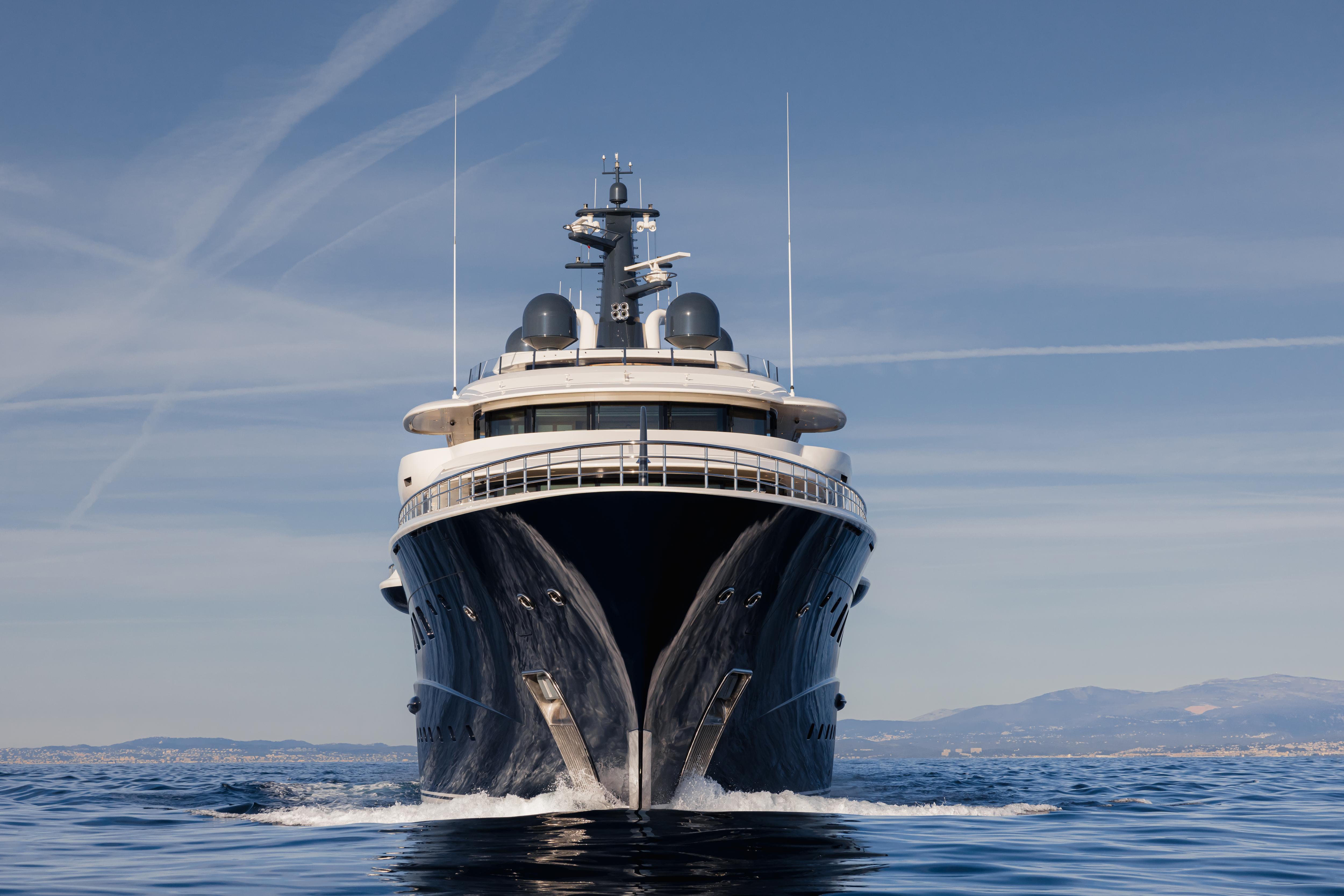 Amels_Shipyard_007_Here_Comes_the_Sun-052-GFAQUU7w.jpg