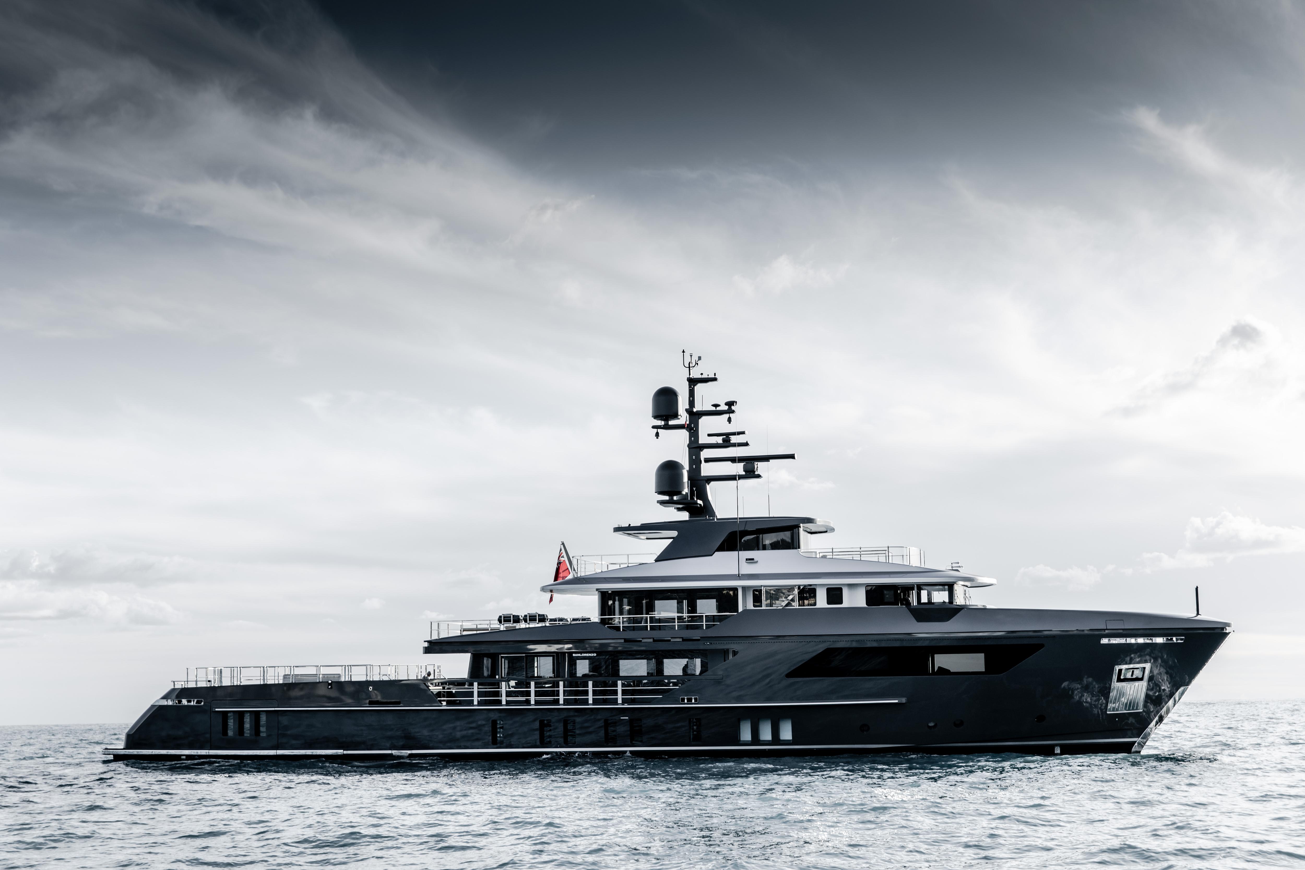 The luxury yacht 500EXP, crafted by Sanlorenzo Shipyard, showcases an innovative design and advanced technology for a superior yachting experience. | luxury yacht, Sanlorenzo Shipyard, 500EXP, innovative design, advanced technology | Fraser Yachts