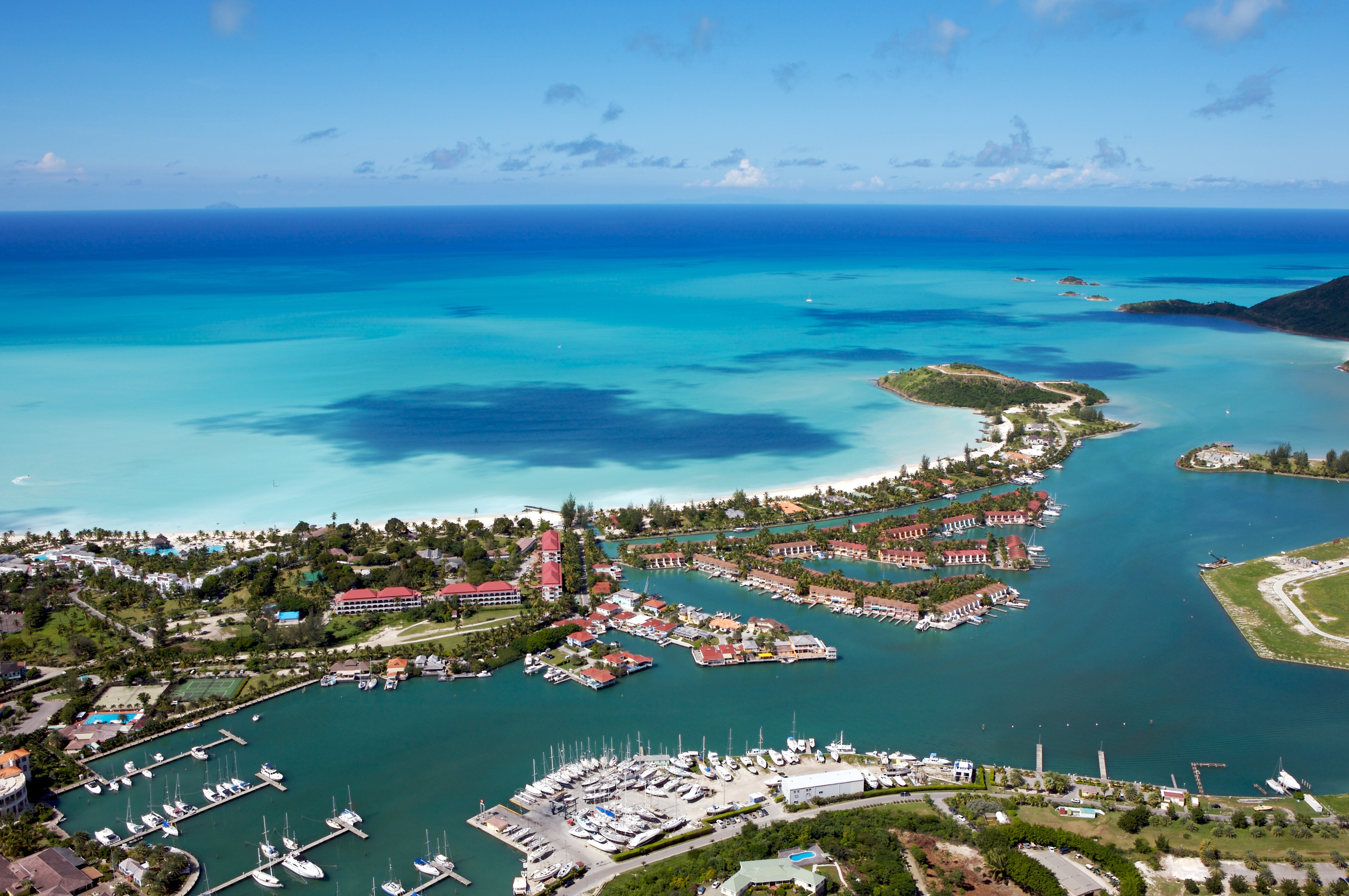 Caribbean_Antigua_JollyHarbour_iStock_6288256_HR-iOIFwZN8.jpg