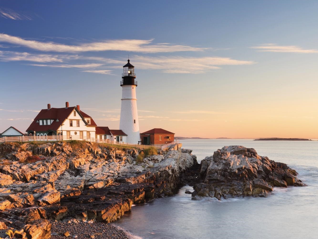 destination-northamerica-maine-portland-head-lighthouse_fraseryachts-9a0aqAXl-ycWaq7nA.jpg