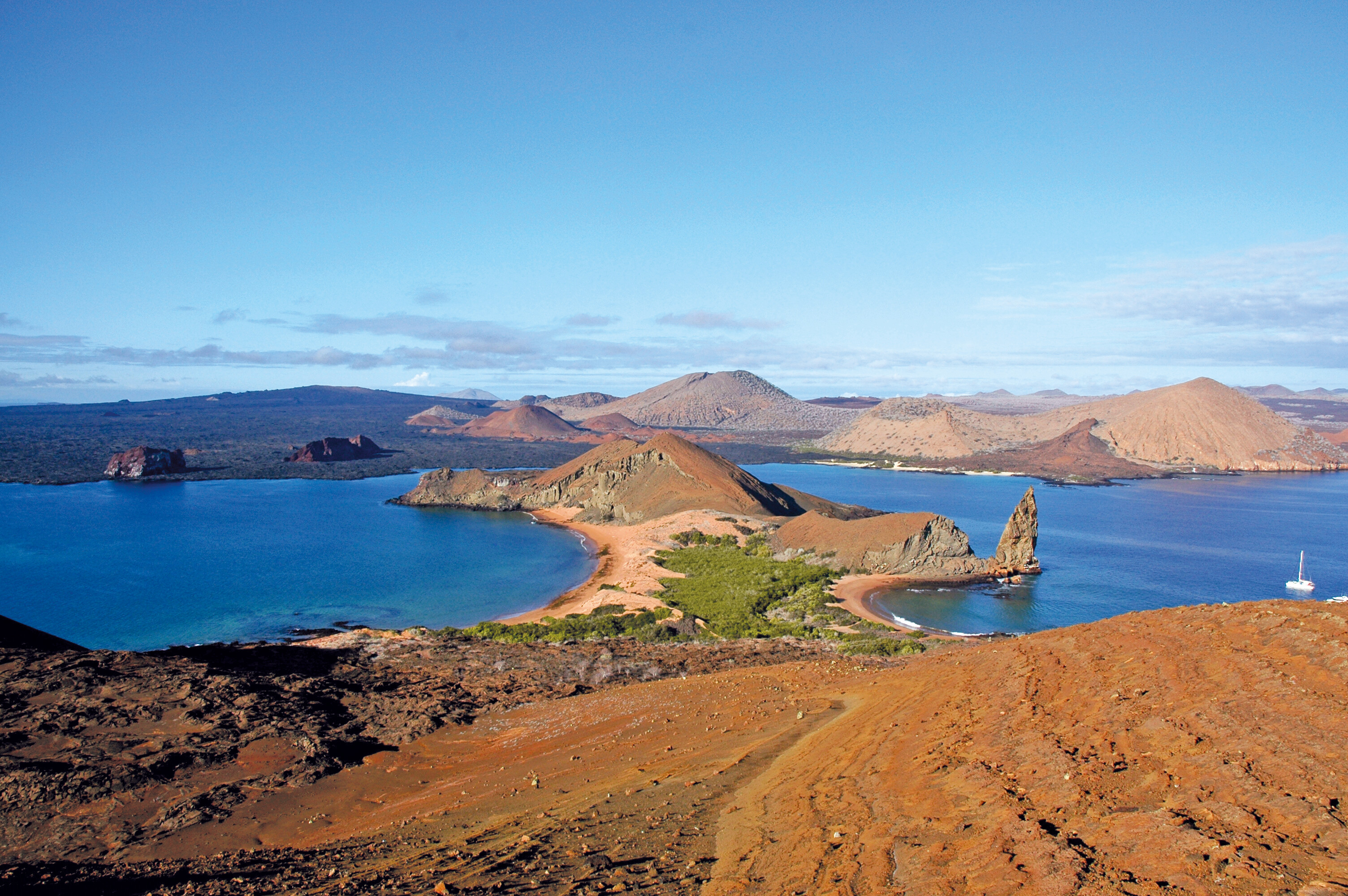 Galapagos_PinnacleRock_iStock_000001351643_HR-6sK2Nitx.jpg