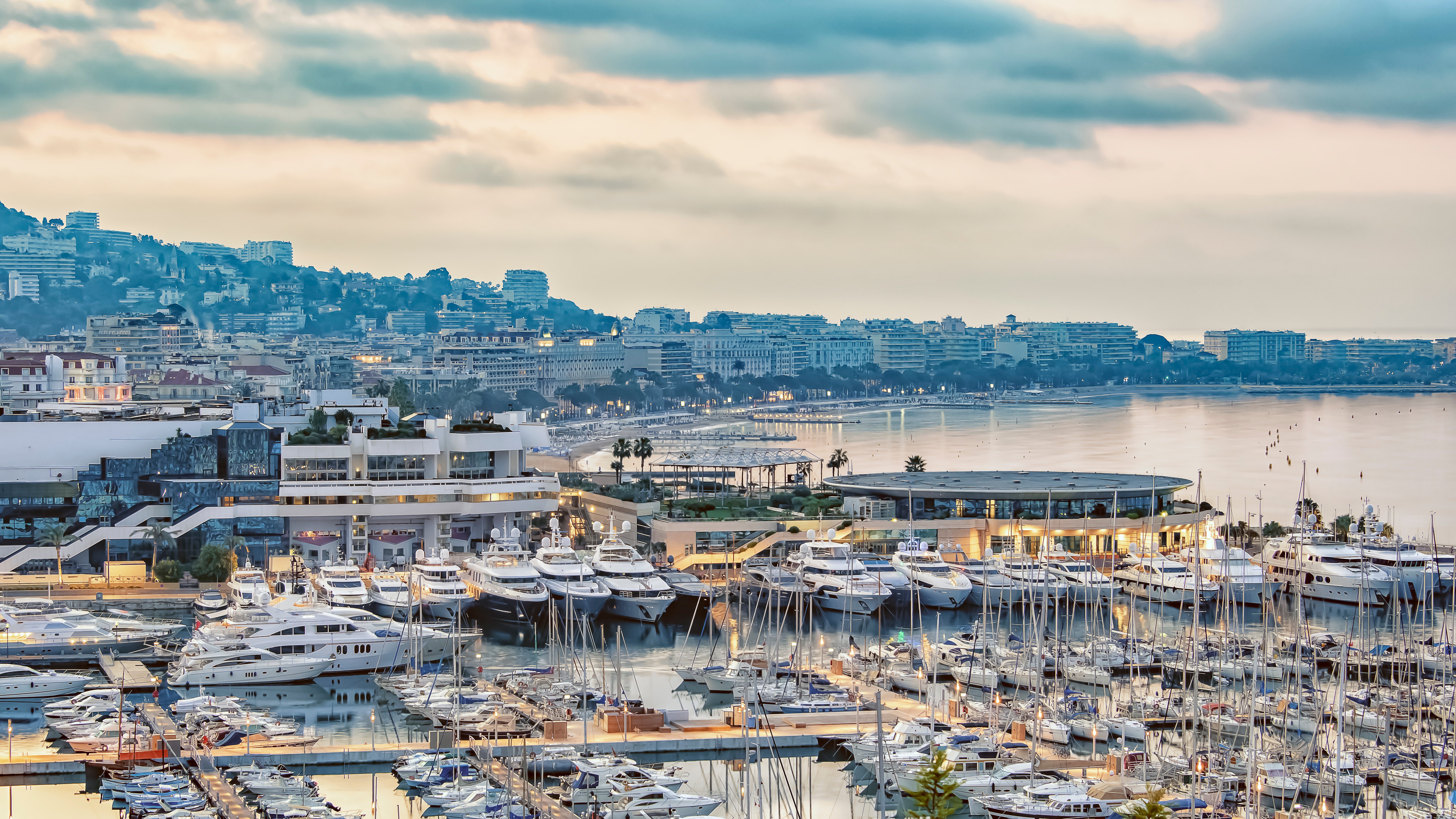 Attending MIPIM 2026 in Cannes? Host meetings and events on a private luxury yacht with Fraser Yachts for a refined, high-impact presence.