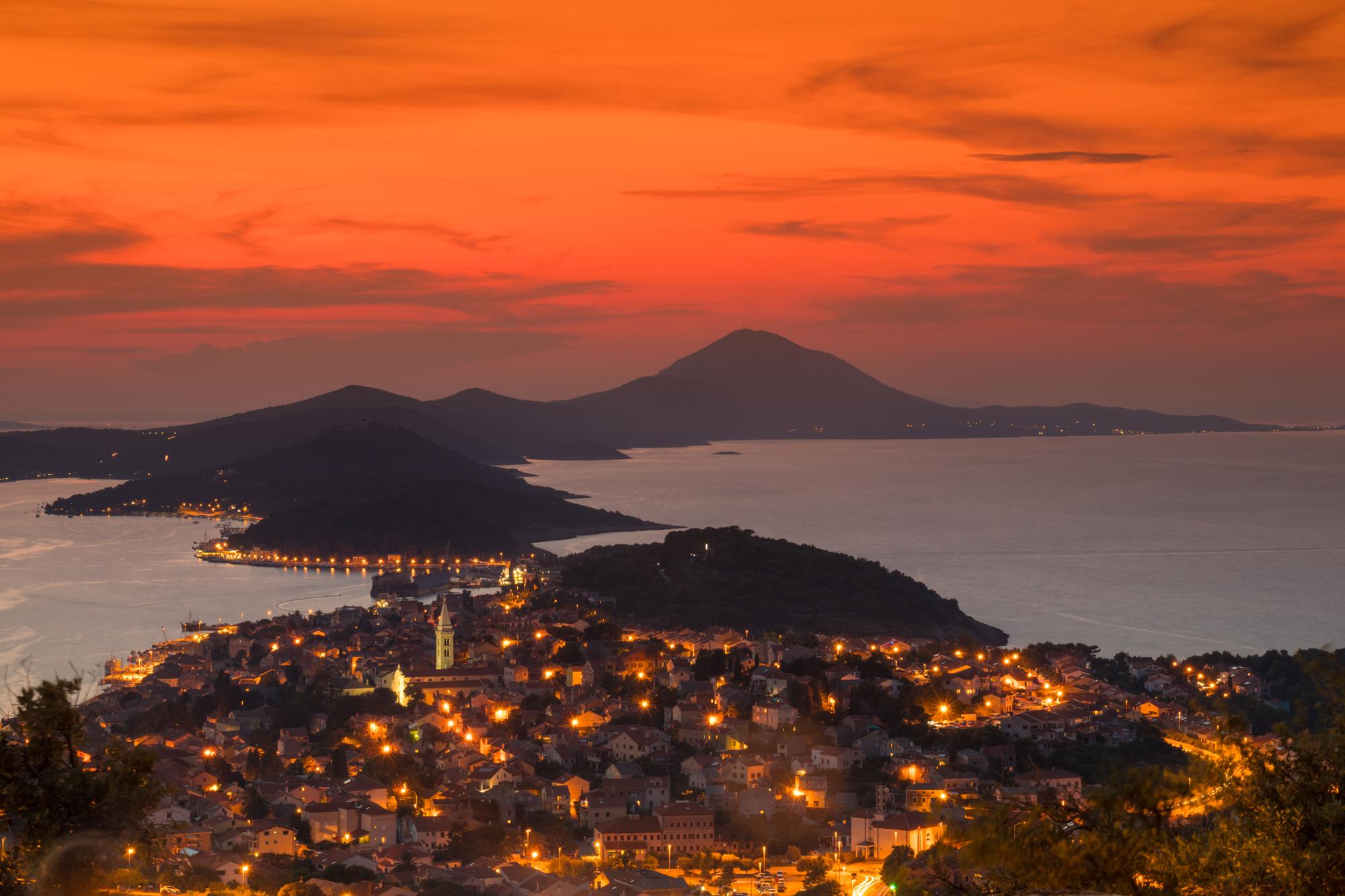 Enjoy the beautiful colors of sunset in Mali Losinj, Croatia, showcasing the natural beauty of the Mediterranean | Beautiful, color, sunset, nature, Mali Losinj, Croatia | Fraser