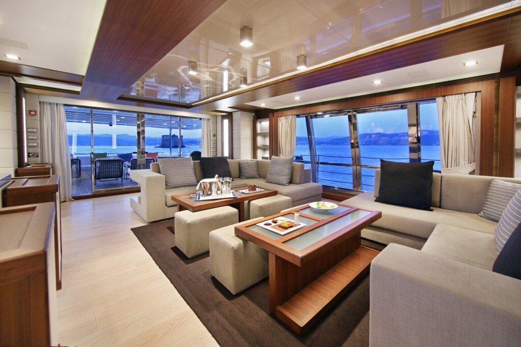 Lady dia yacht for charter with fraser