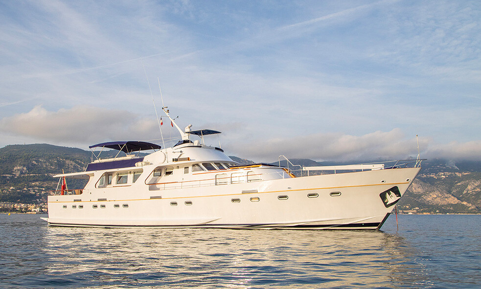 New Ca | SHOOTIN THE BREEZE | Fraser Yachts