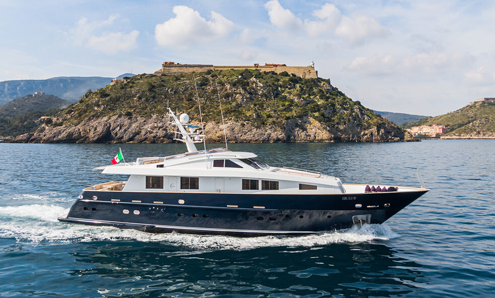 28m Rossinavi TEX Motor Yacht Joins the Sales Fleet | Fraser Yachts