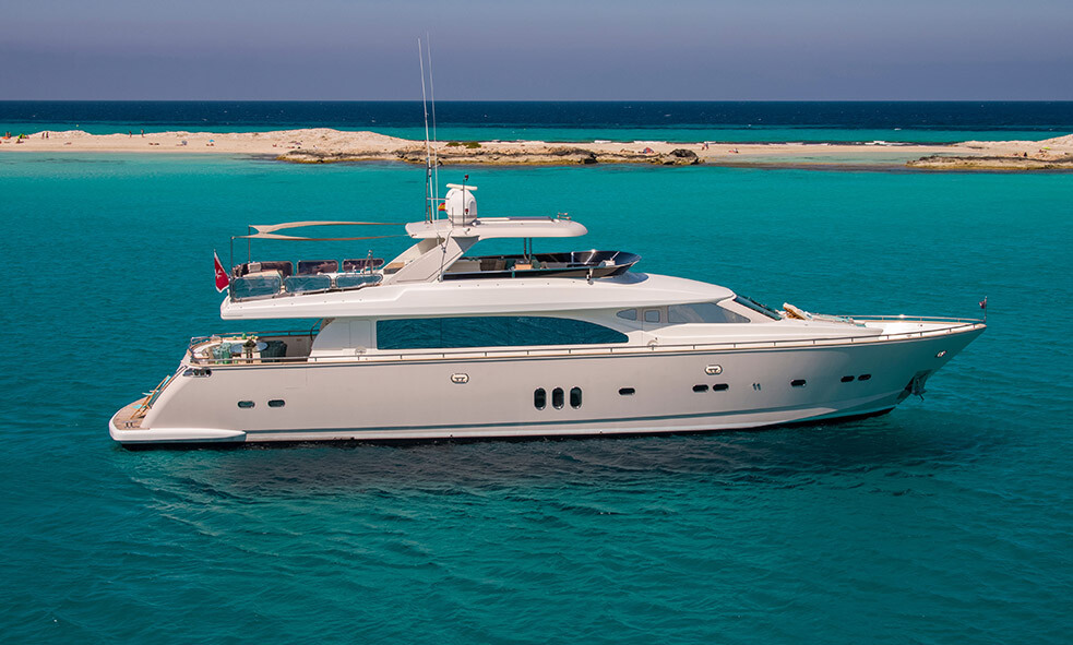 27.43m/90' ETOUPE Is Back to the Fraser Sales Fleet | Fraser Yachts