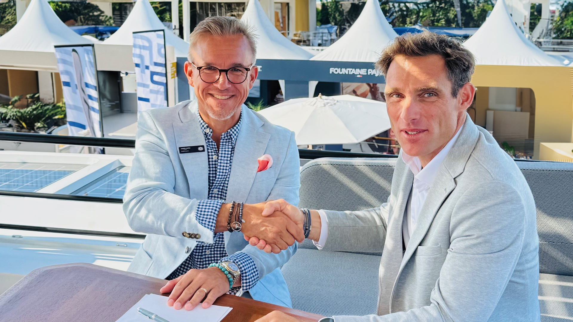 SIGNATURE-REVU (1)-YRfhJAVs.png