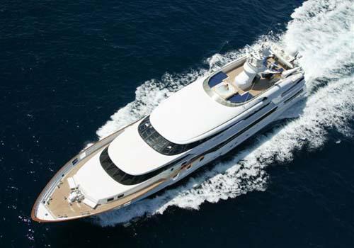 altavida-yachts-upper-view-at-sea_fraseryachts-YlBhM6E7.jpg